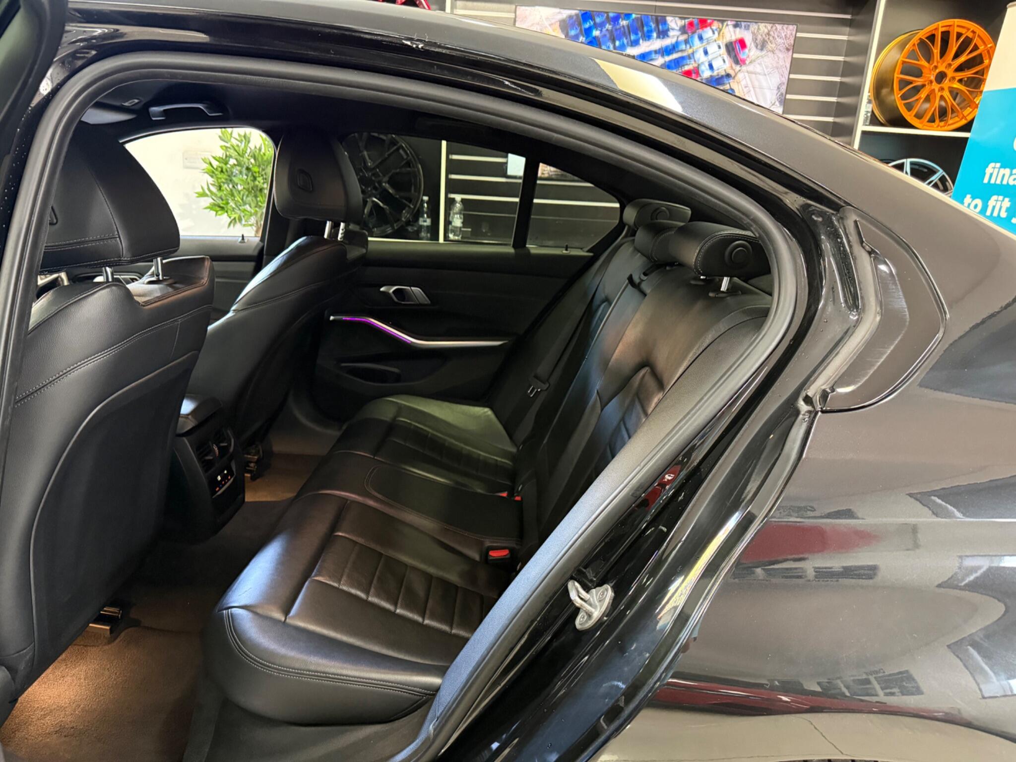 BMW 3 Series view 29