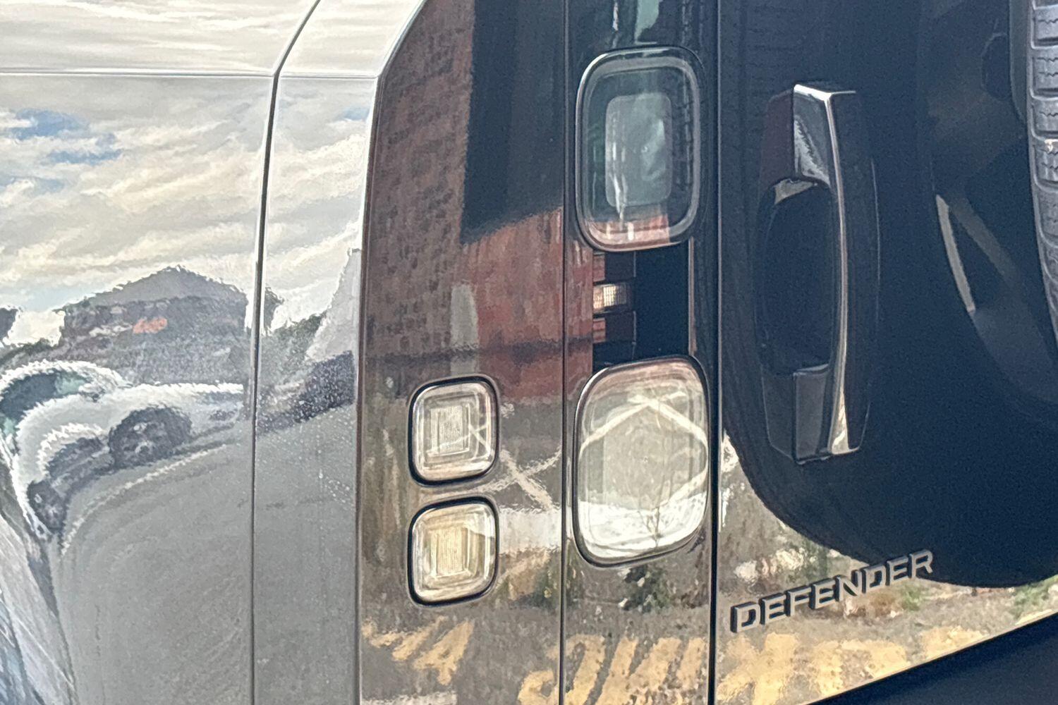 Land Rover Defender view 14
