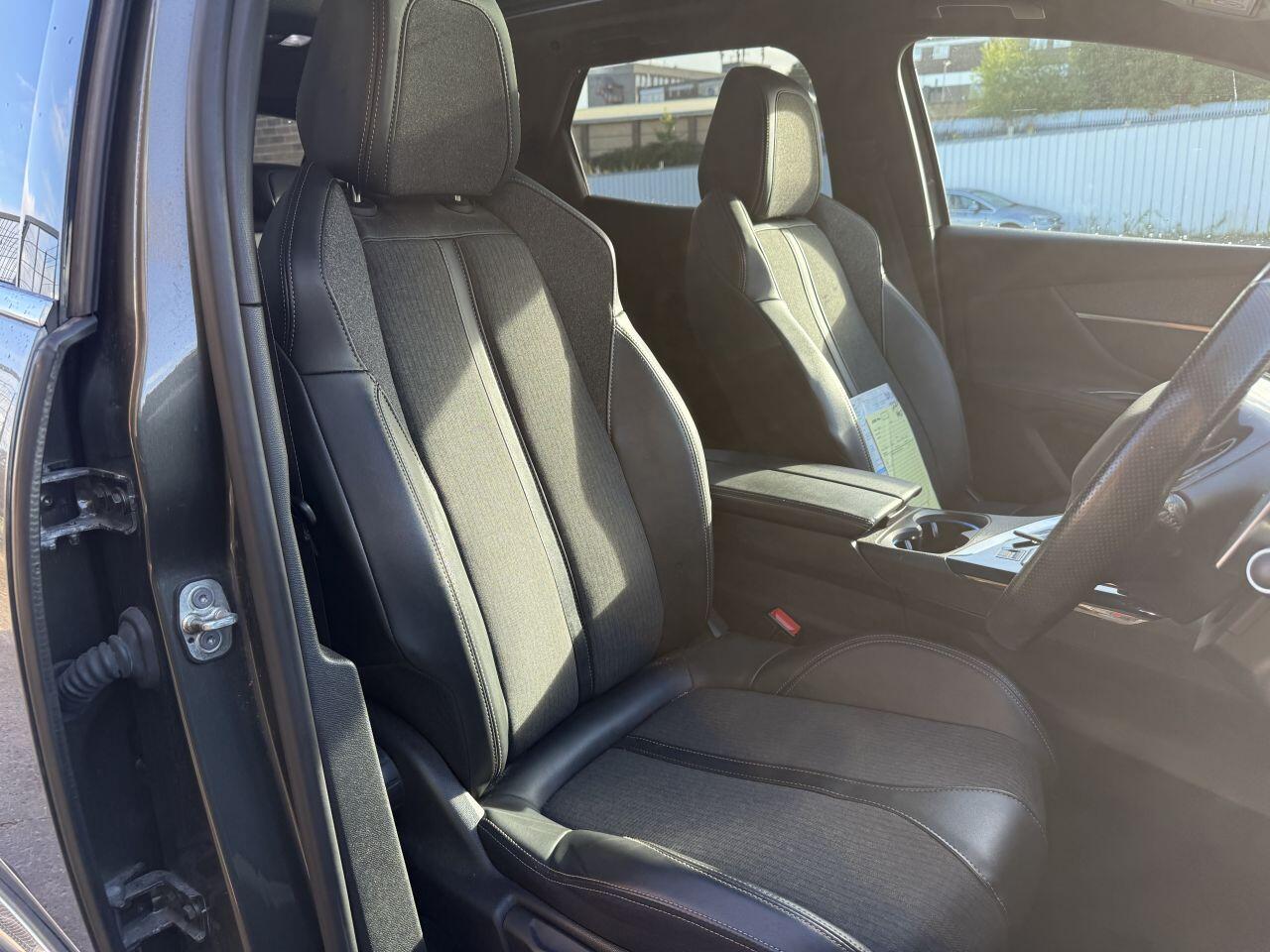 Peugeot 3008 view 10