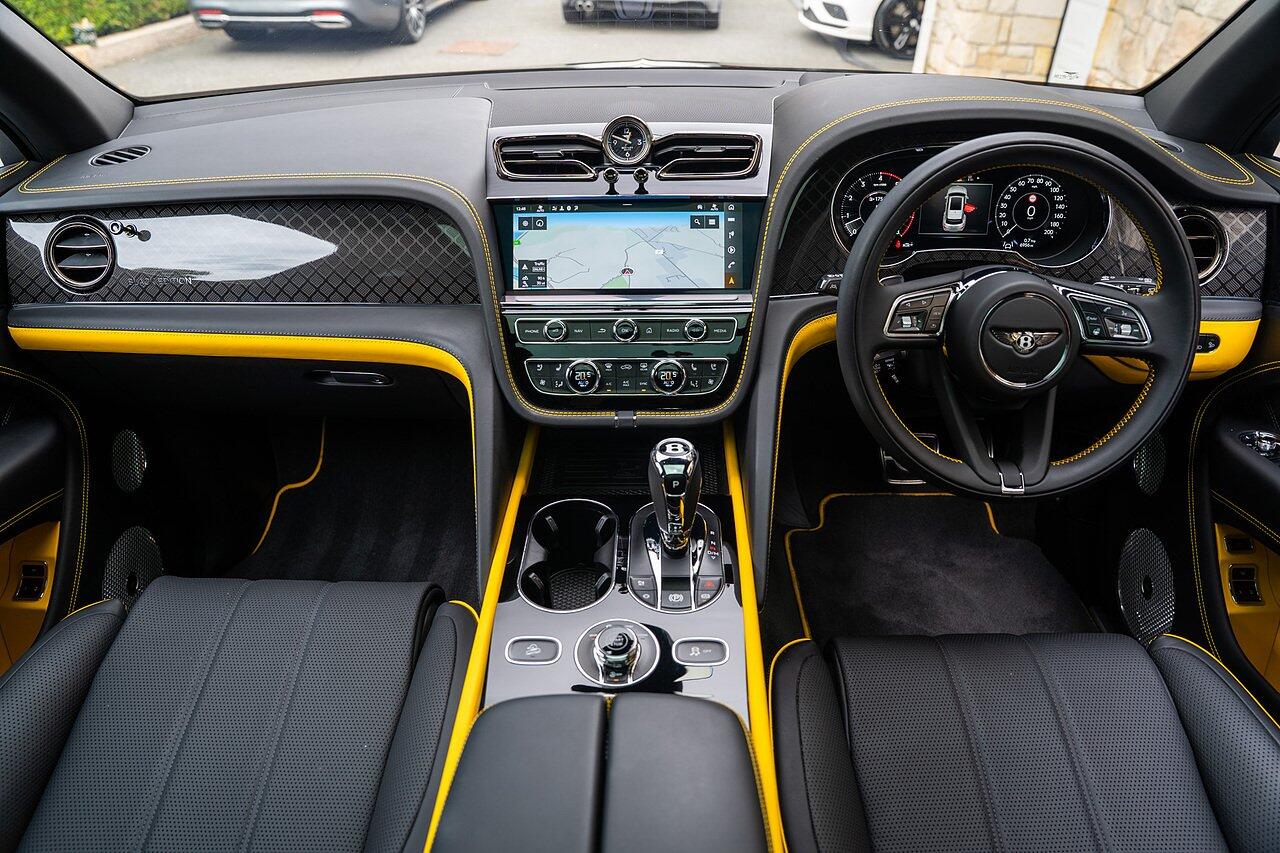 Bentley Bentayga view 77