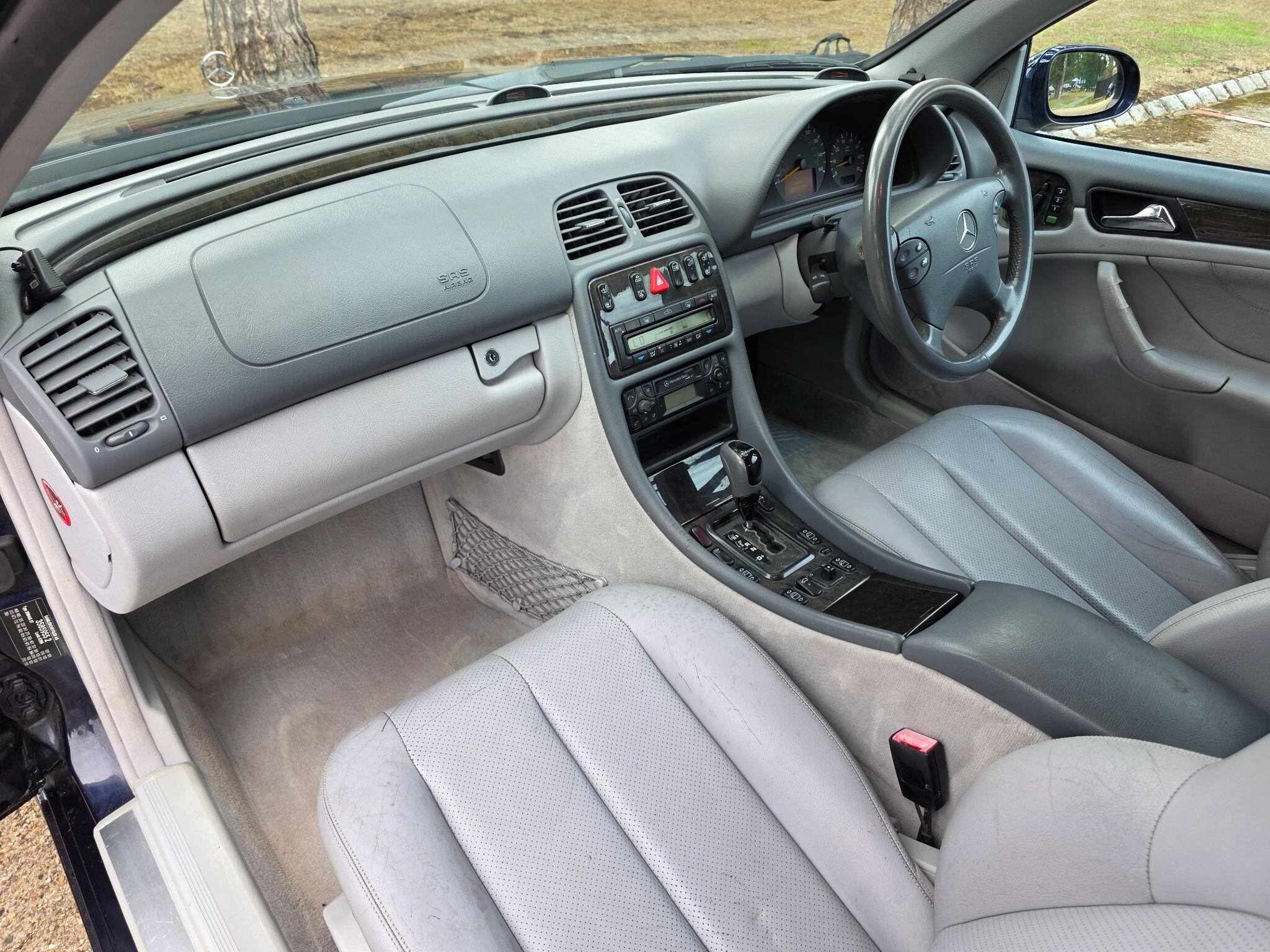 Mercedes-Benz CLK view 24