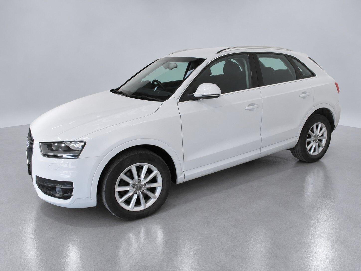 Audi Q3 view 5