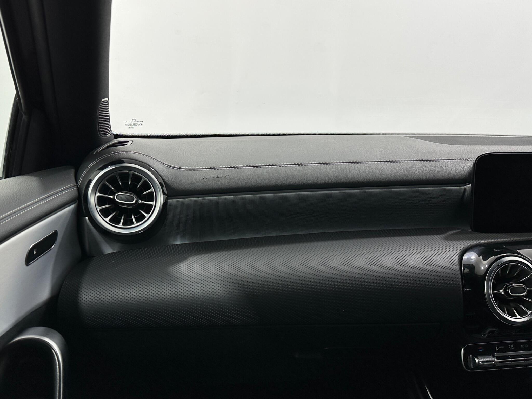 Mercedes-Benz A-Class view 31