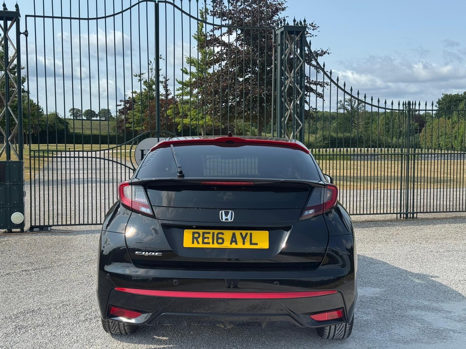 2016 Honda Civic 1.8 i-VTEC Sport Euro 6 (s/s) 5dr • 54,900 miles image 3
