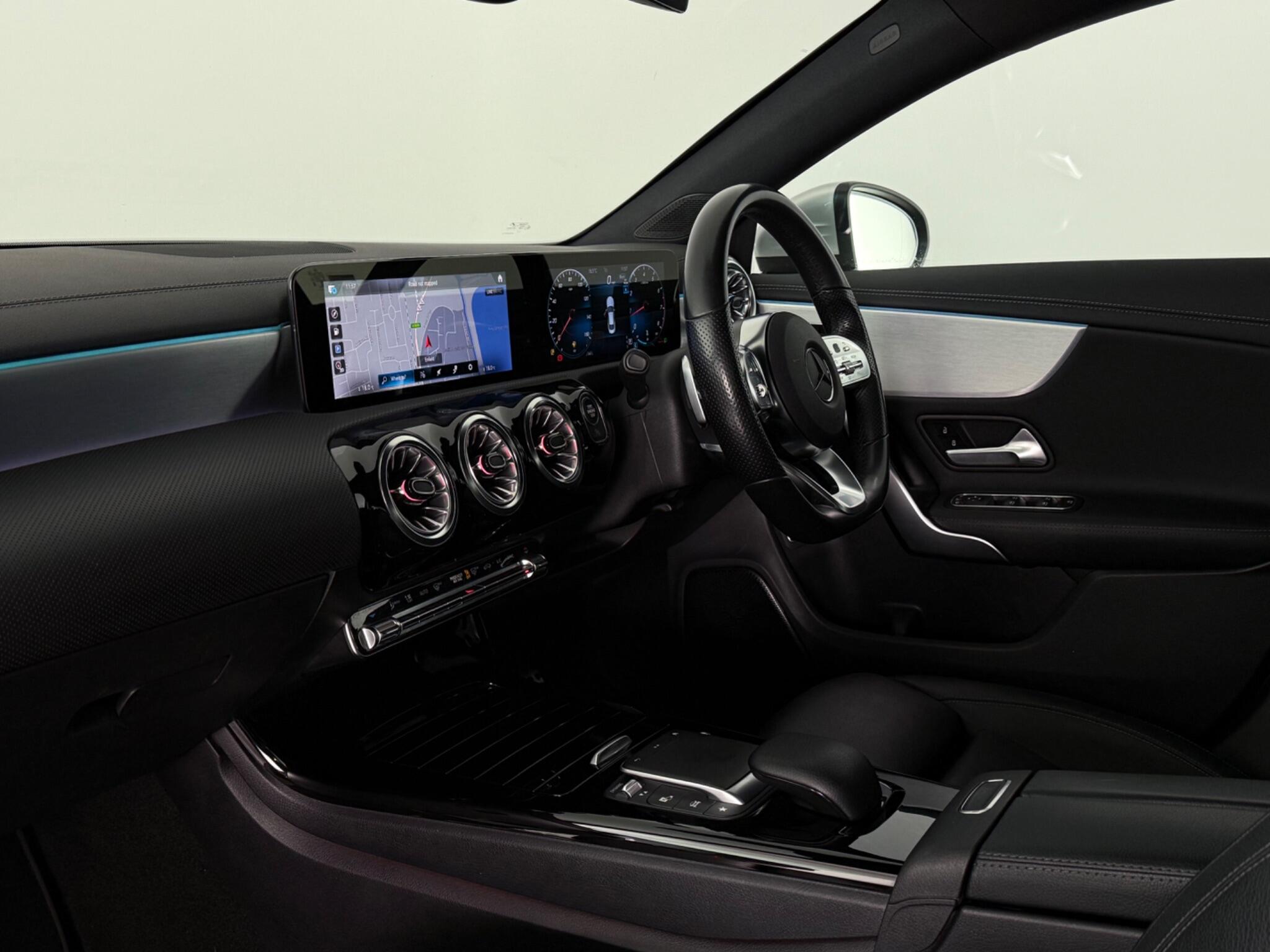 Mercedes-Benz Cla view 12