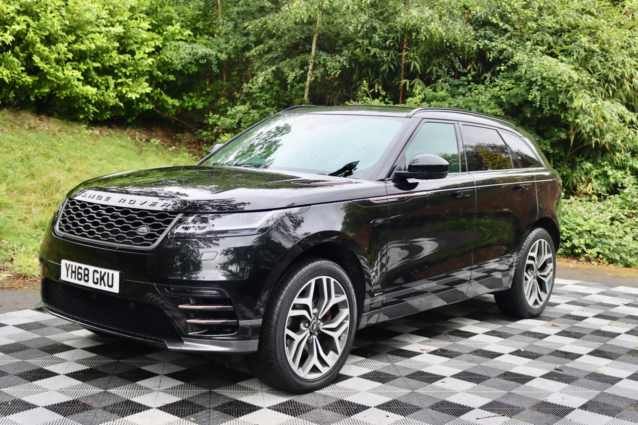Land Rover Range Rover Velar view 11