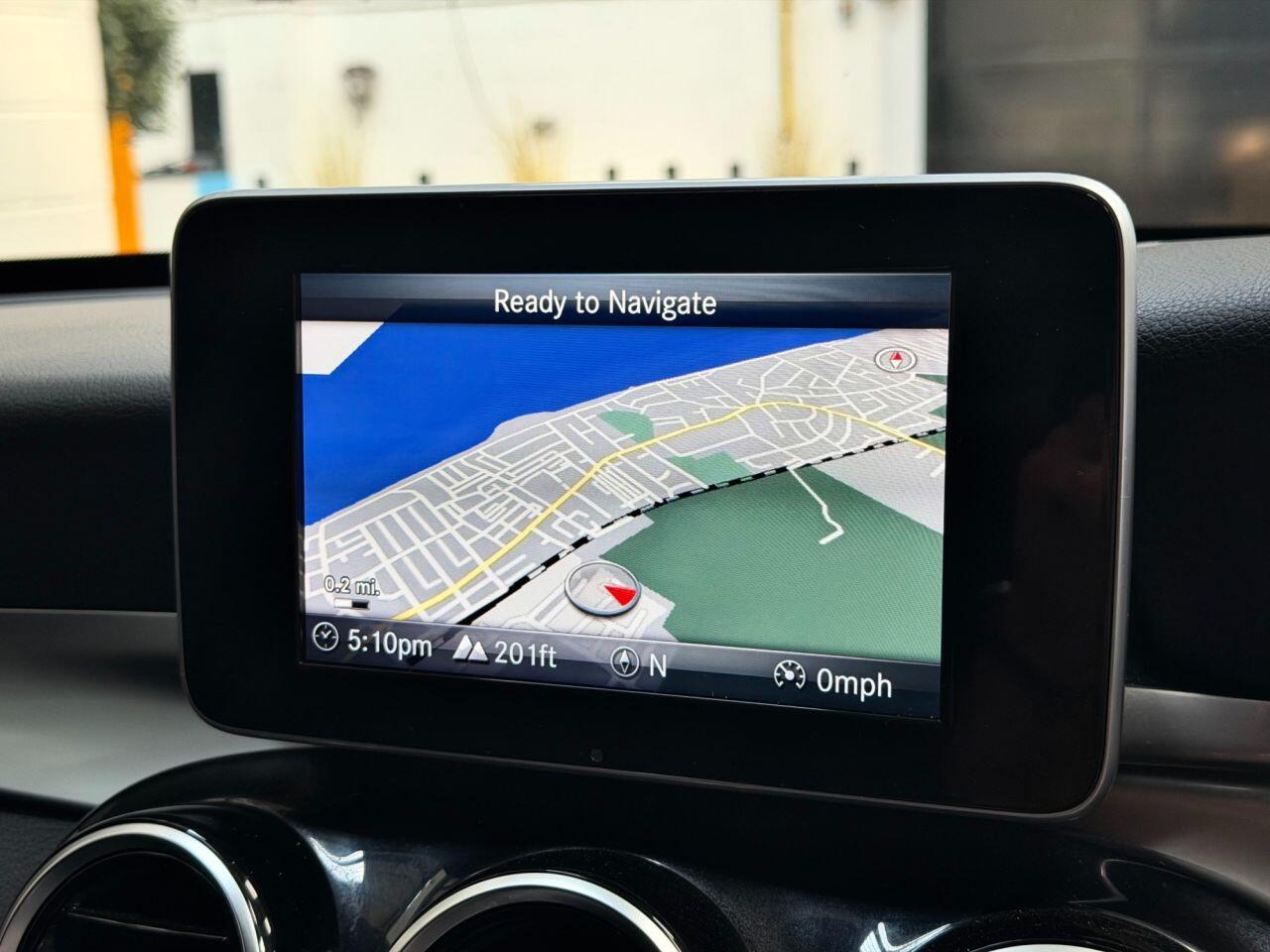 Mercedes-Benz C-Class view 4