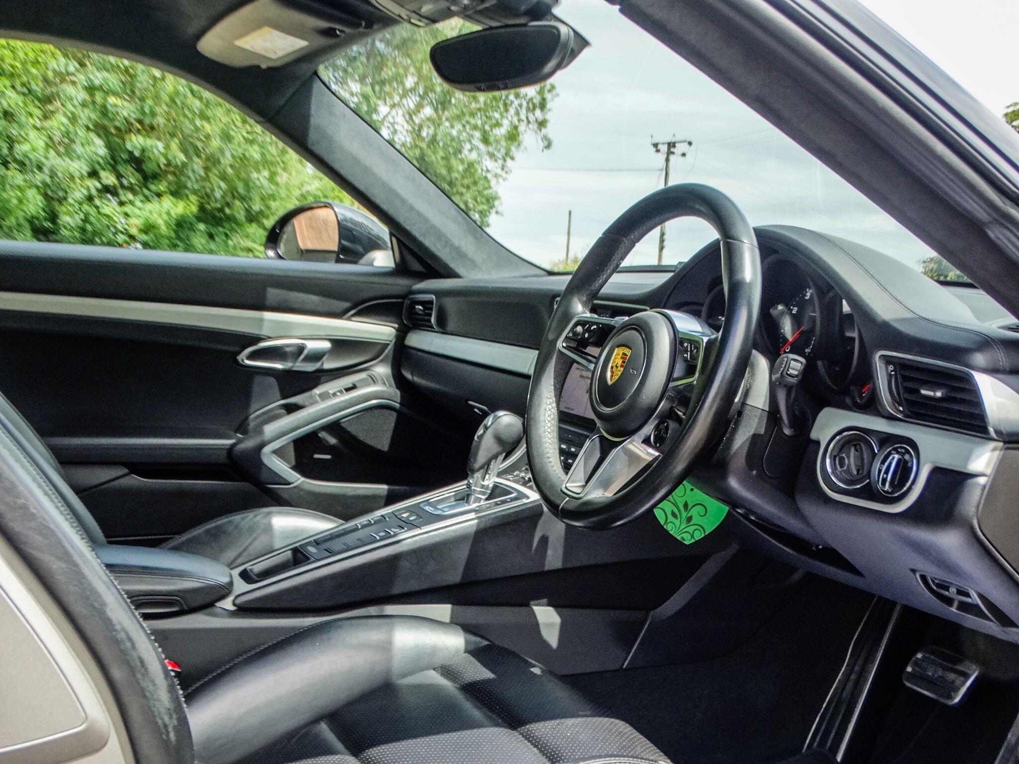 Porsche 911 view 20