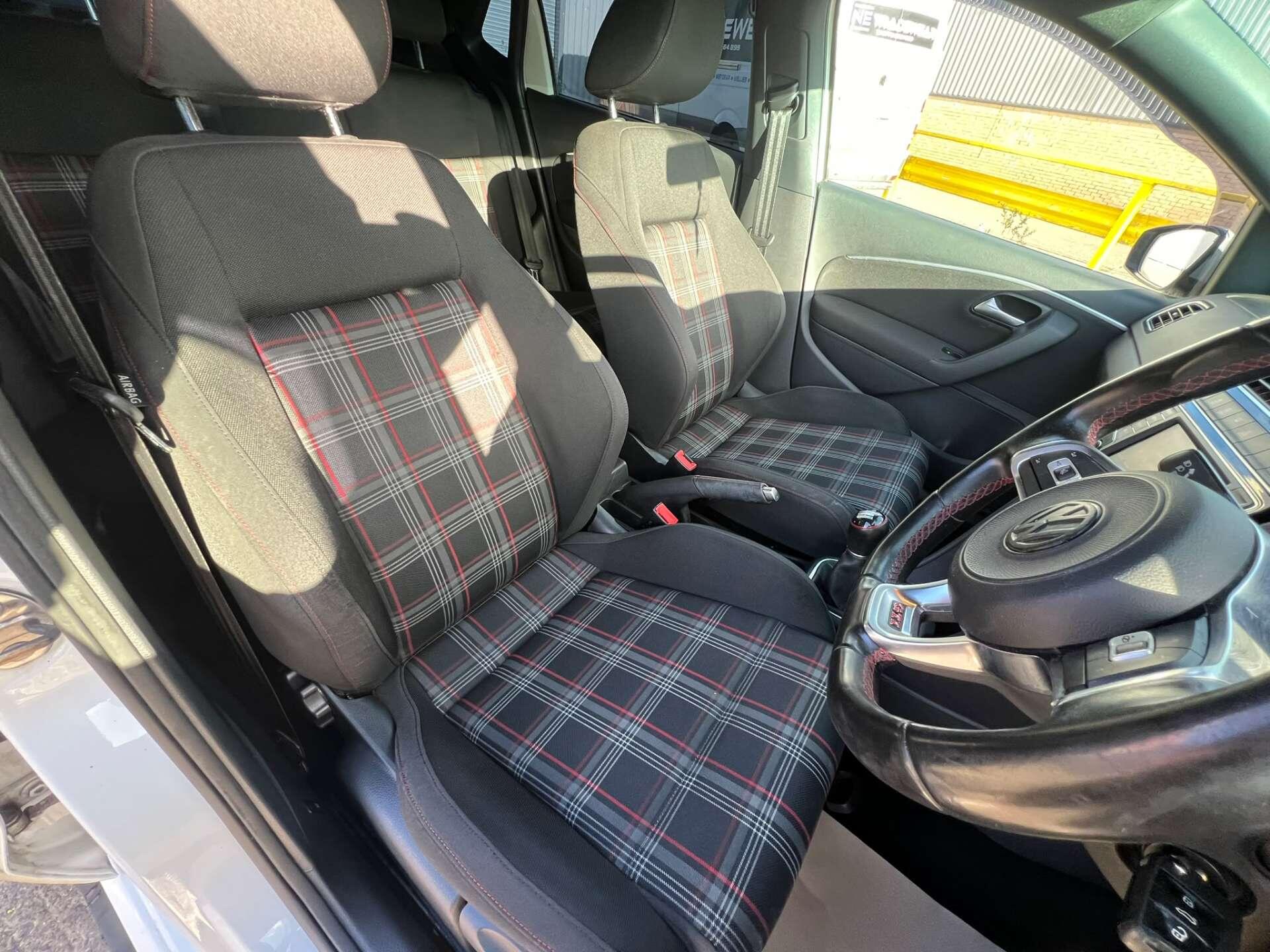 Volkswagen Polo view 9