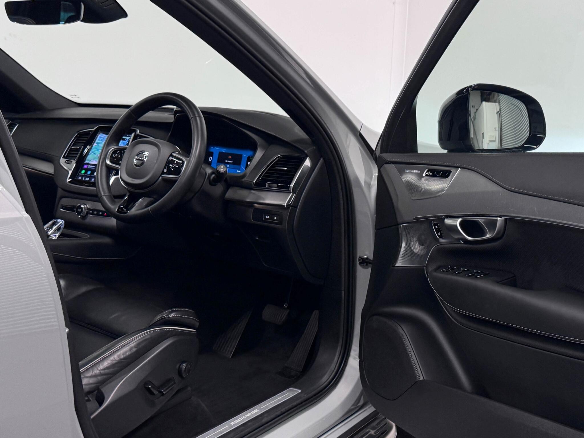 Volvo XC90 view 38