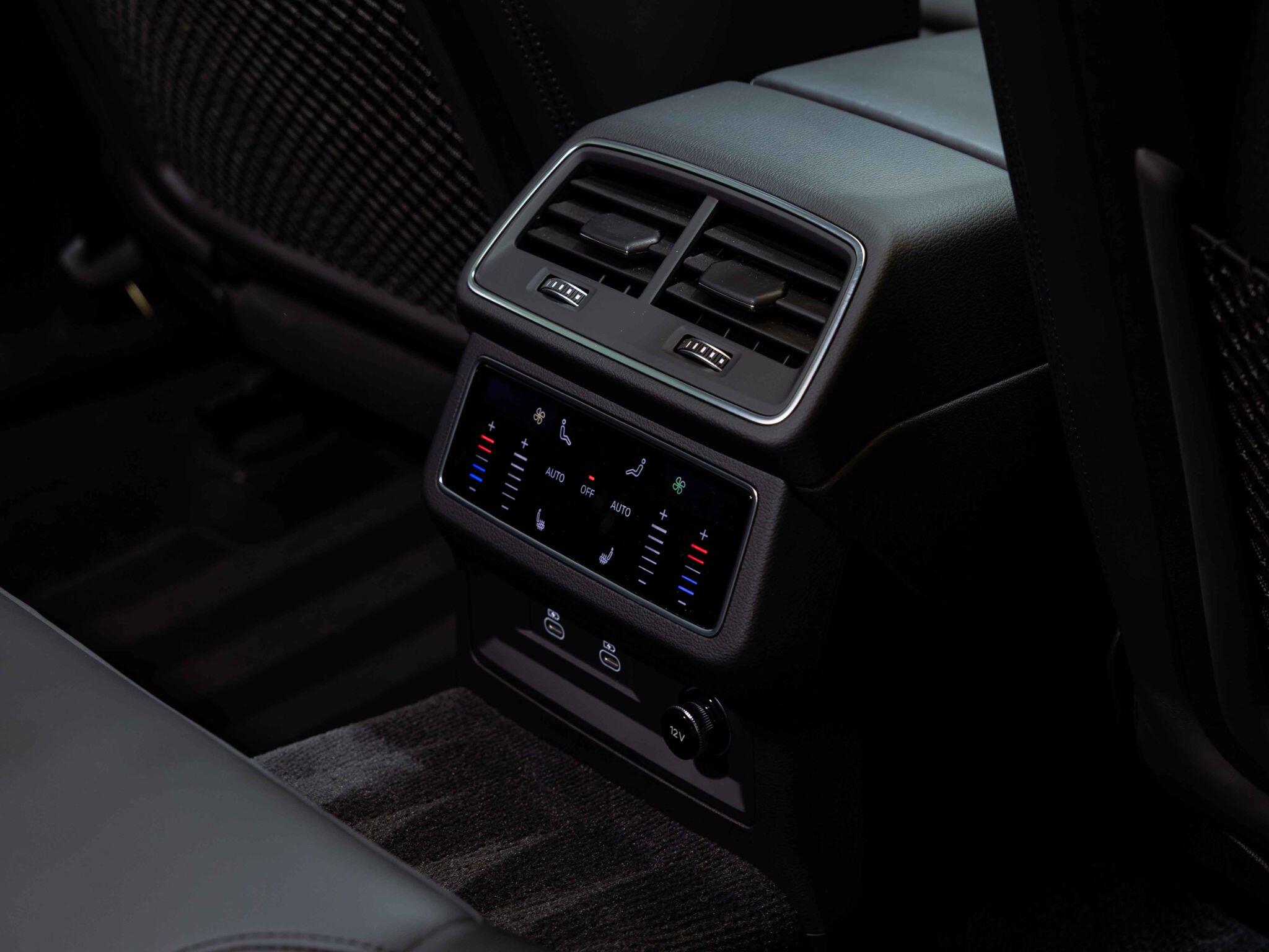Audi RS6 Avant view 27