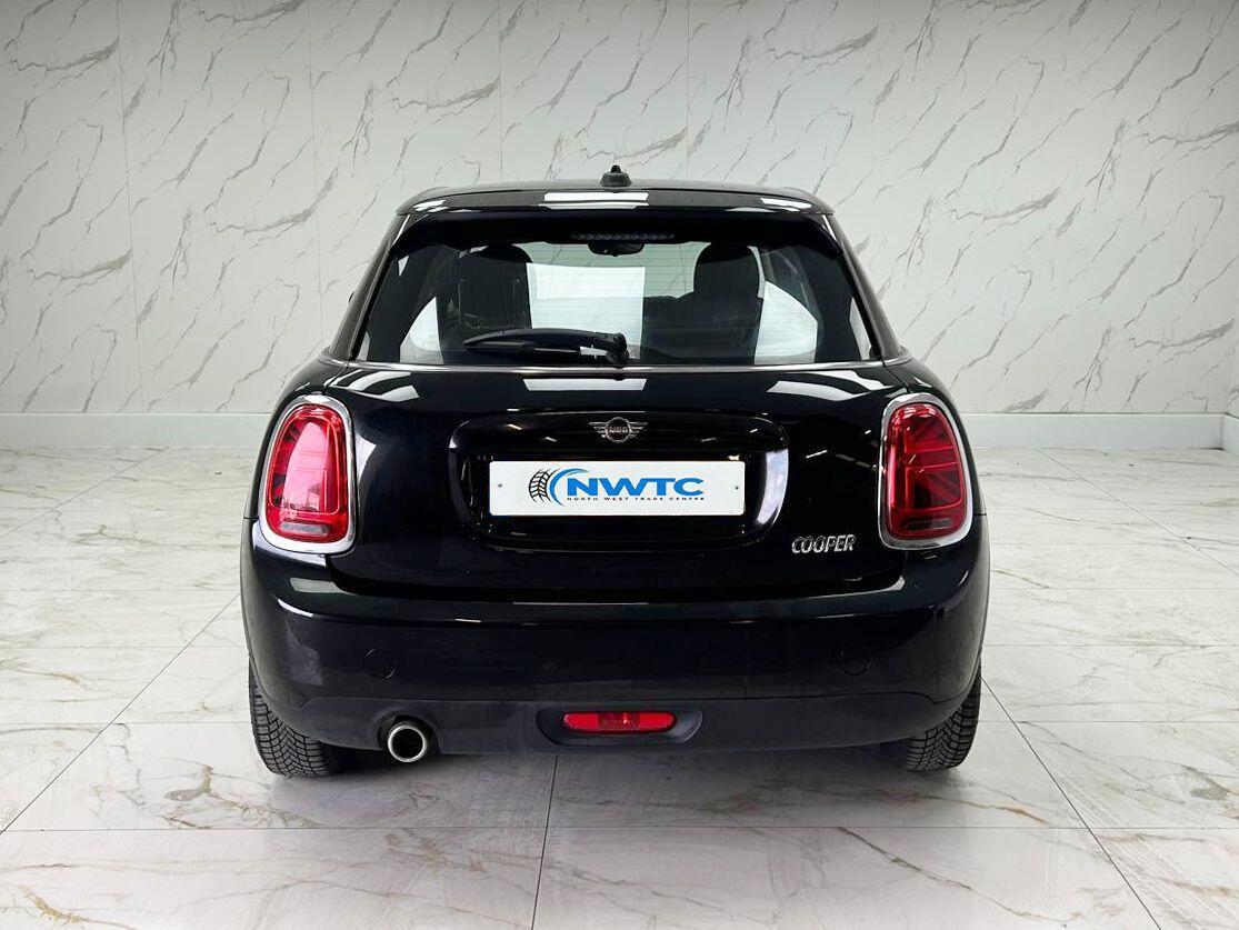 Mini Hatch view 10