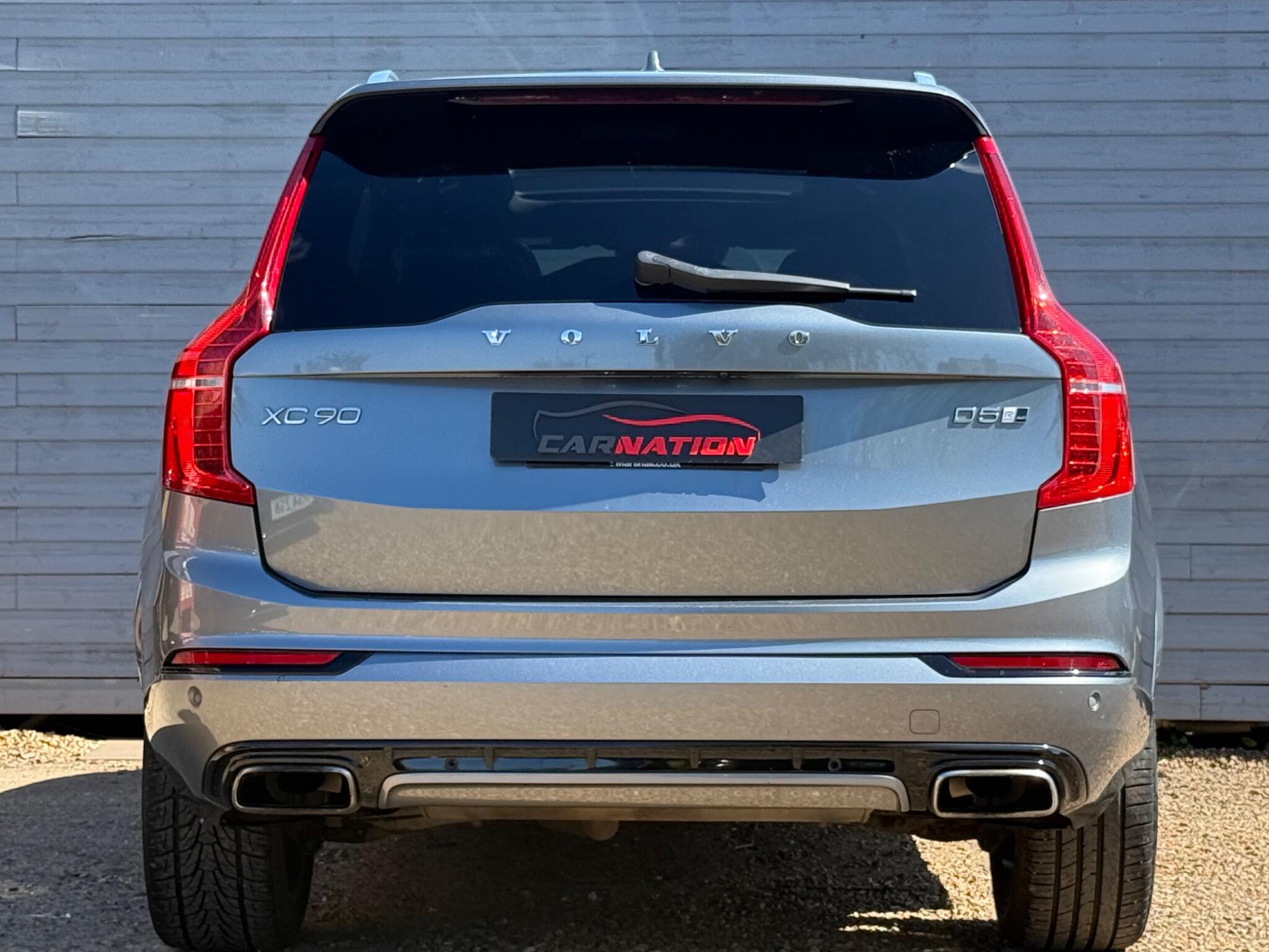 Volvo XC90 view 9