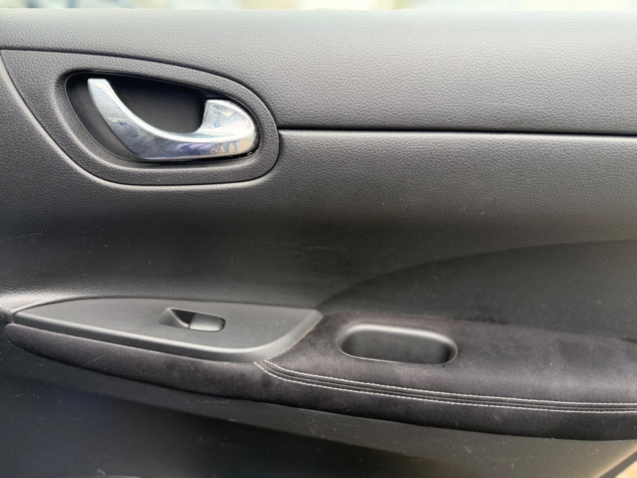 2018 Nissan Pulsar image 28