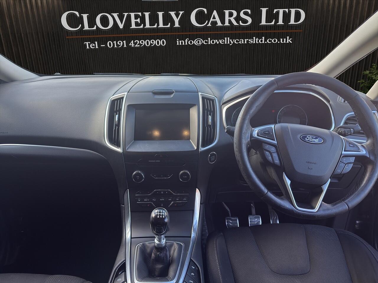 Ford S-Max view 9