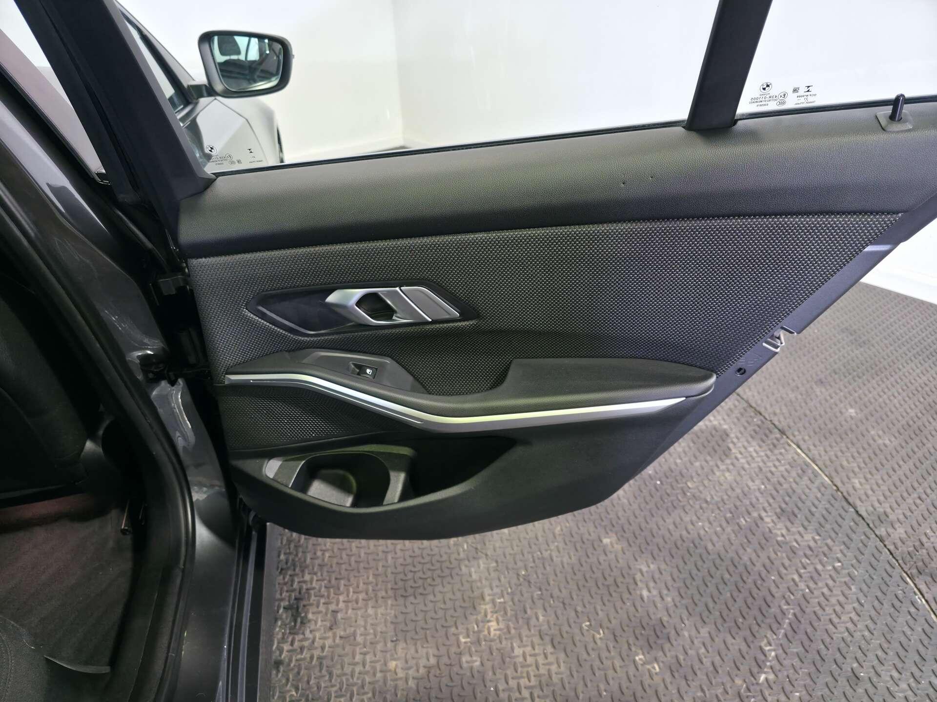 BMW 3 Series view 64