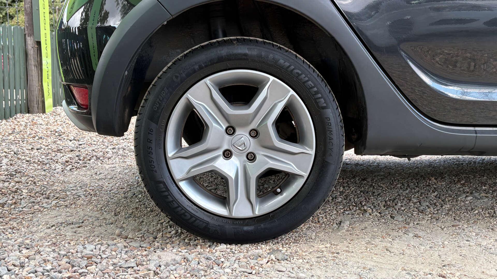Dacia Sandero view 31