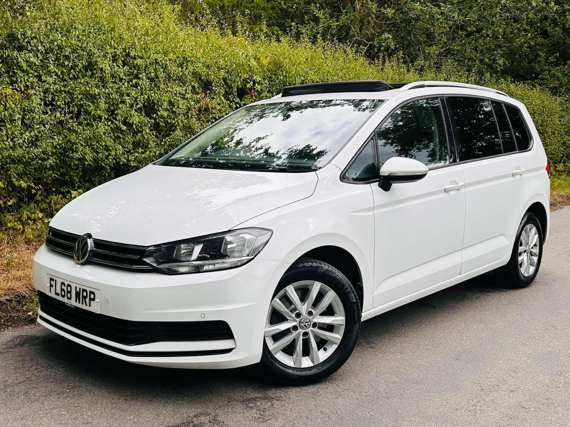 Volkswagen Touran view 5