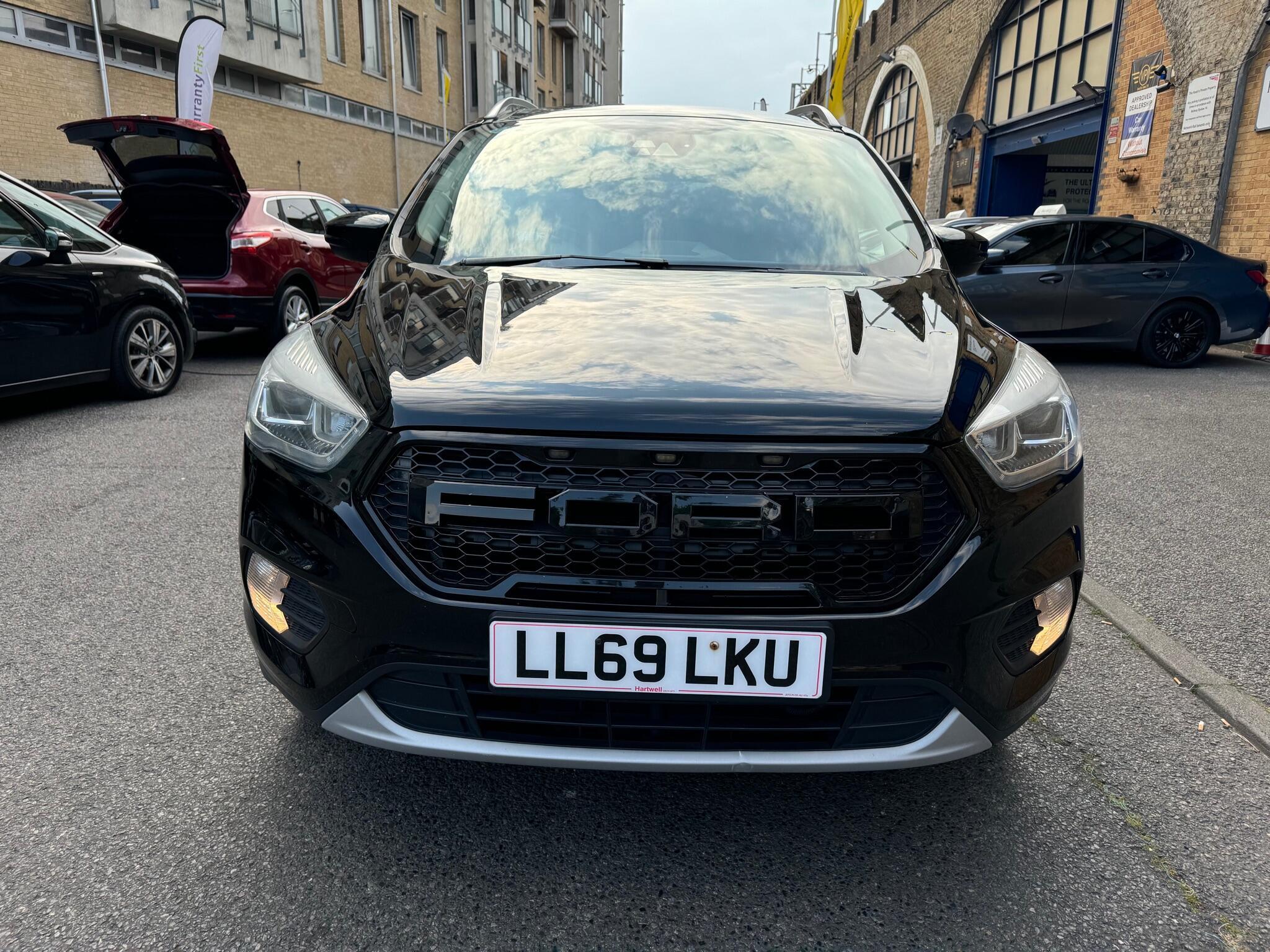 Ford Kuga view 3