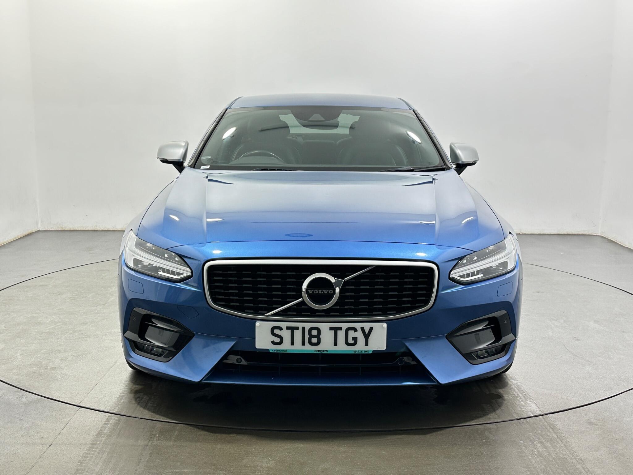 Volvo S90 view 3