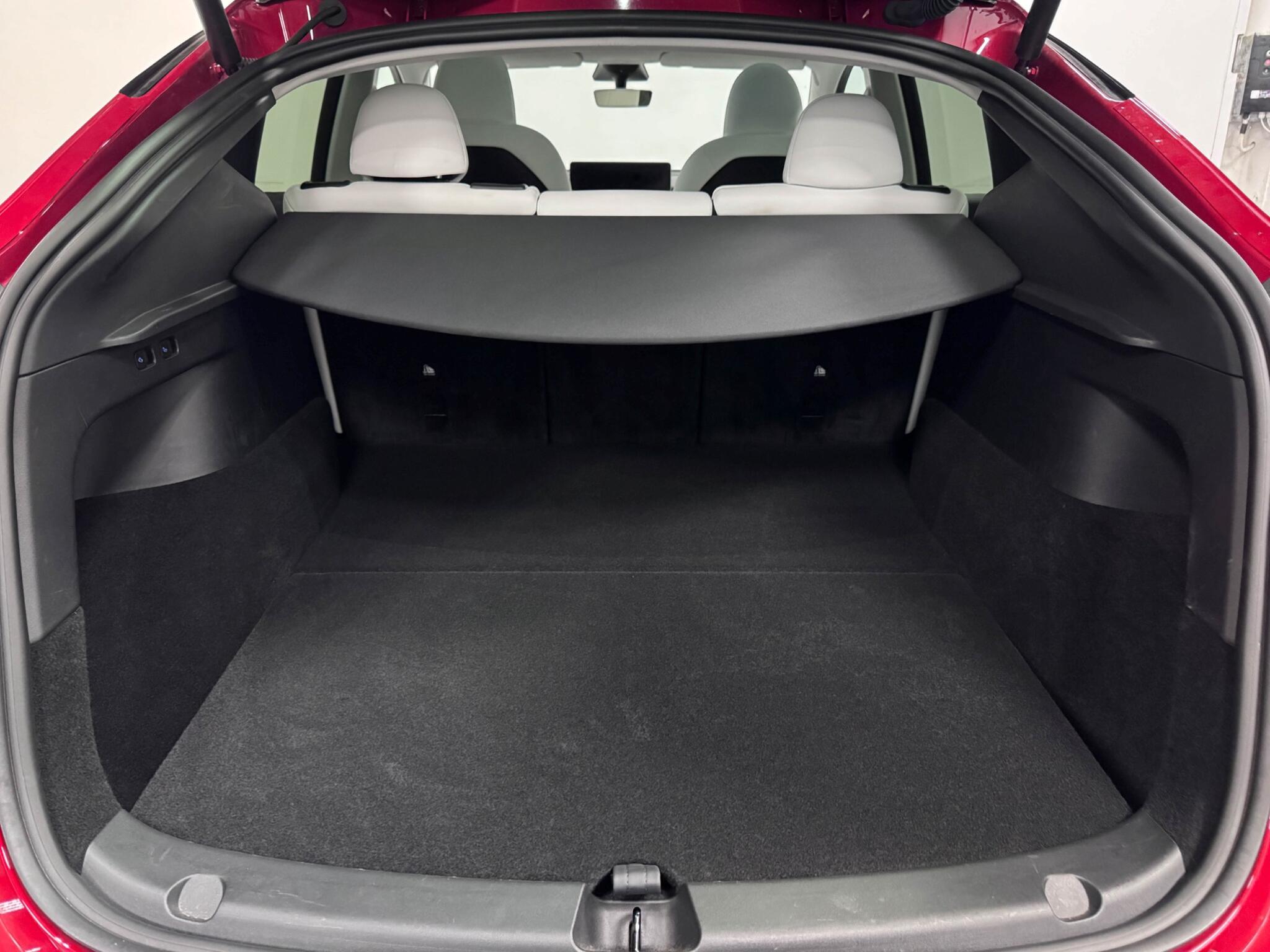 Tesla Model Y view 7