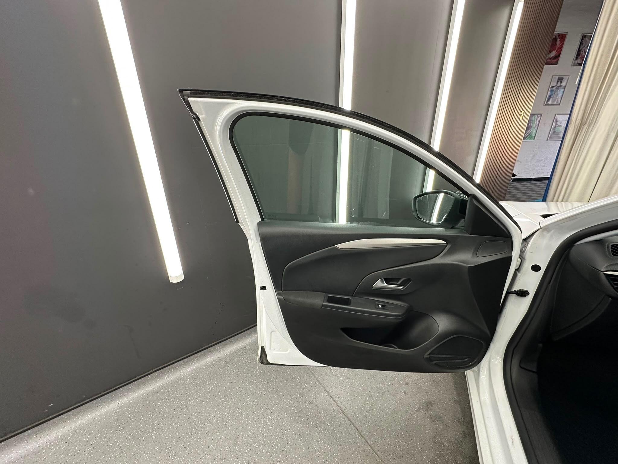 Vauxhall Corsa view 13