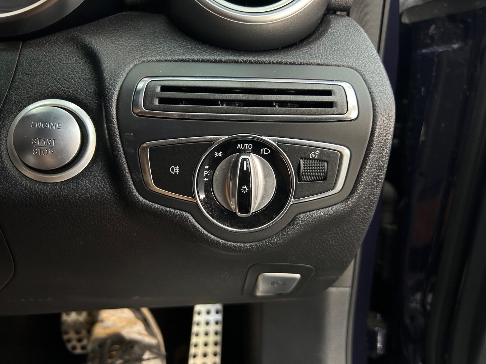 Mercedes-Benz C Class view 27