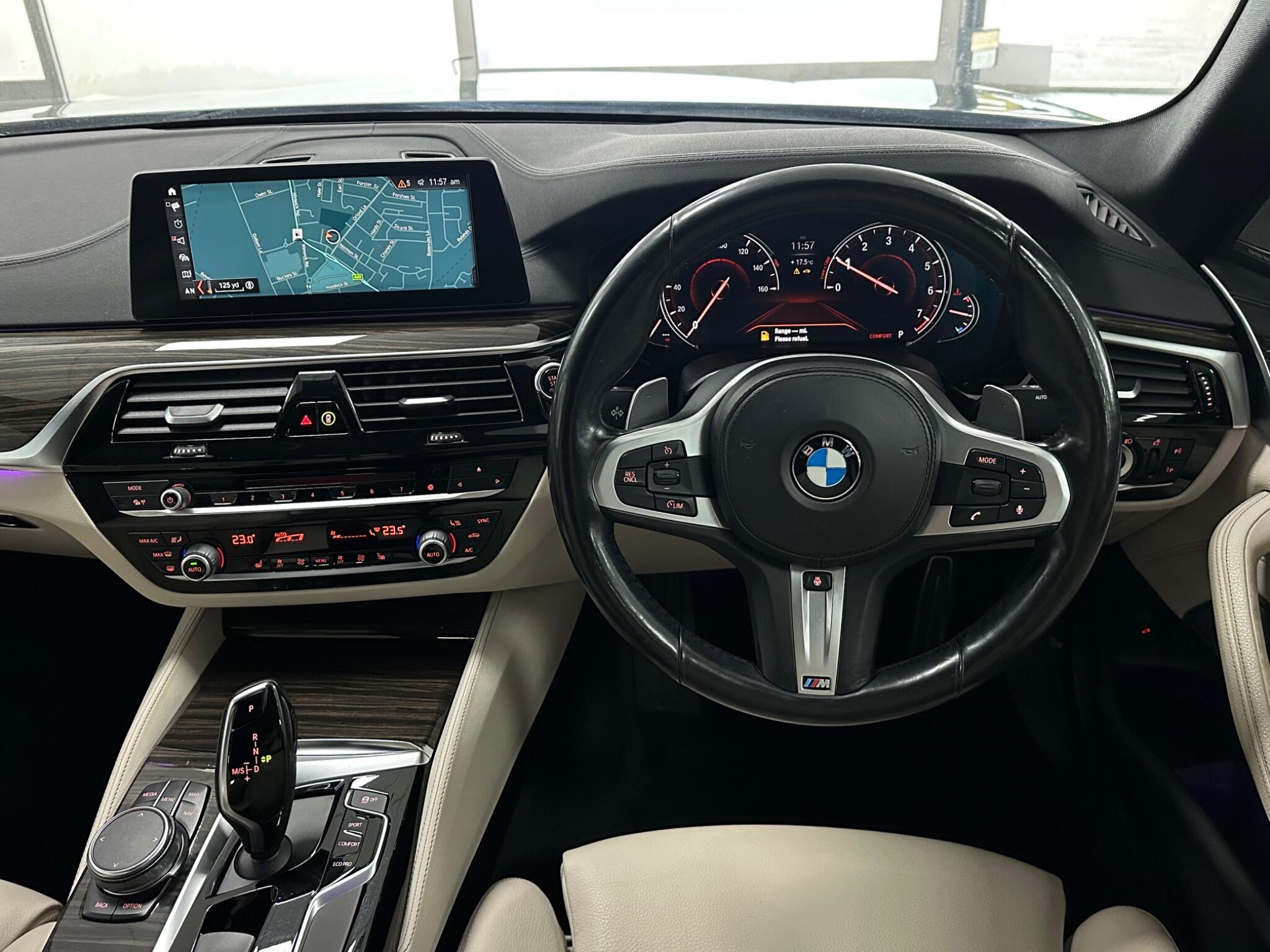 BMW 5 Series view 18