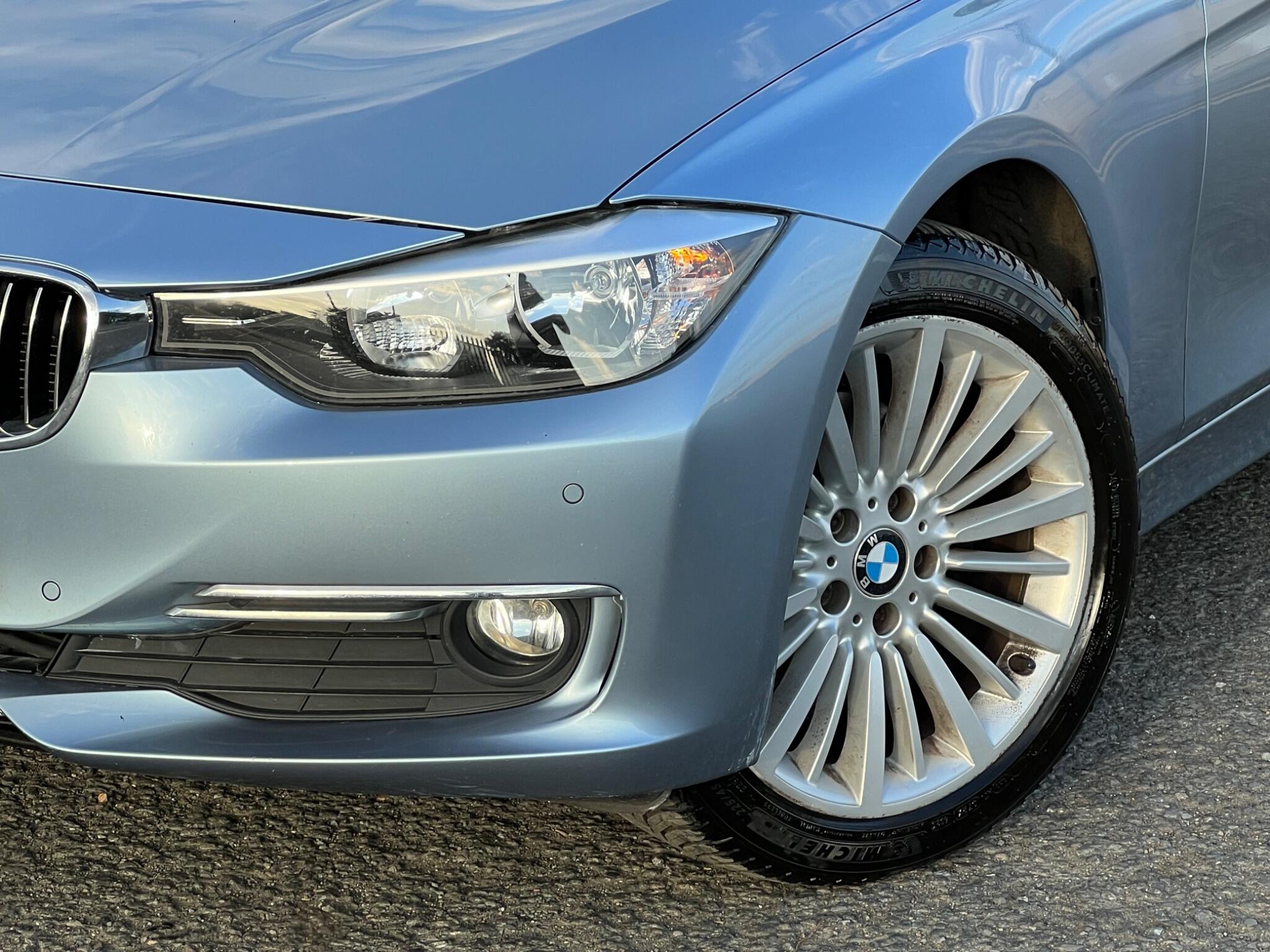 BMW 3 Series view 3