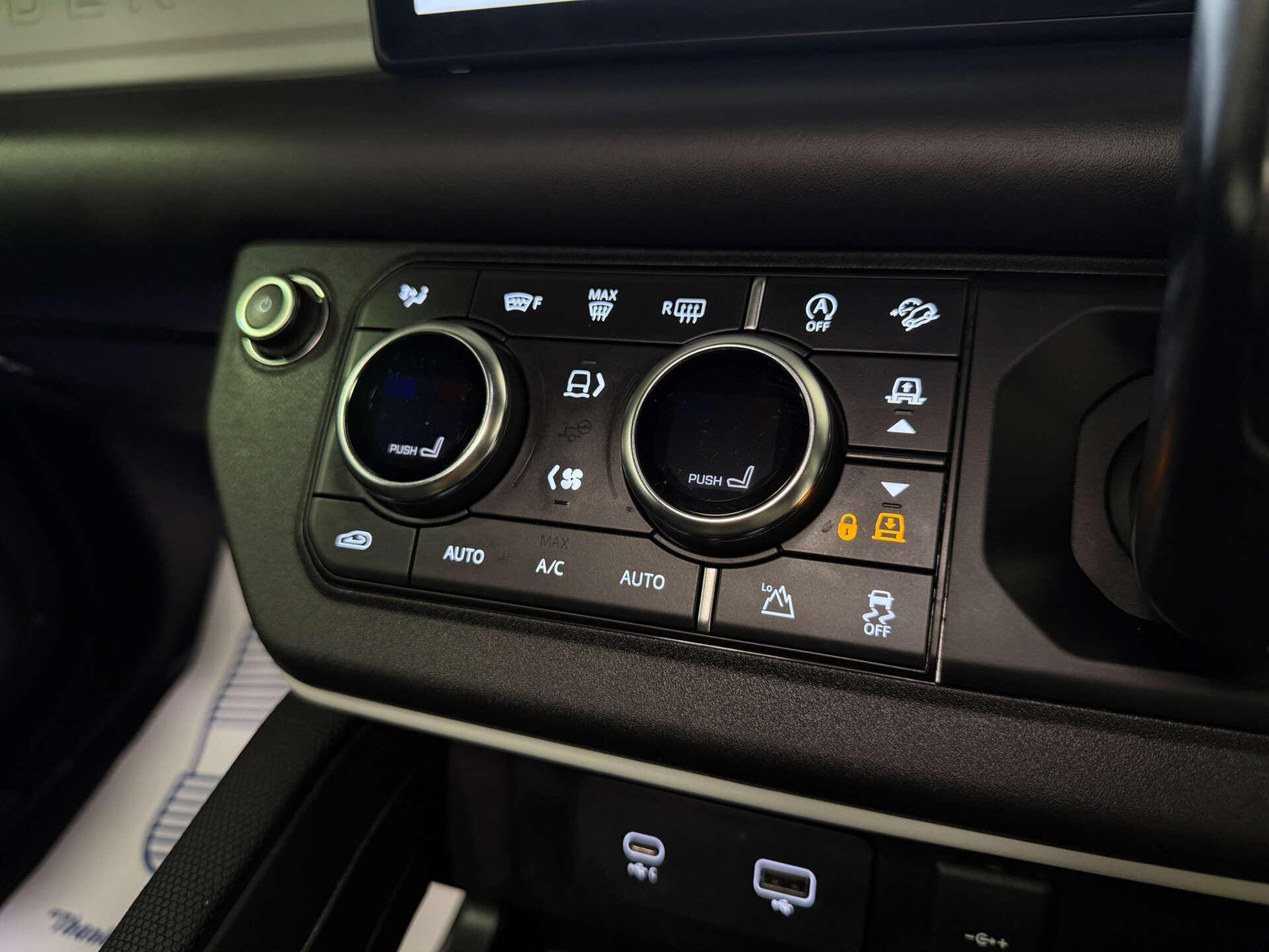 Land Rover Defender view 25