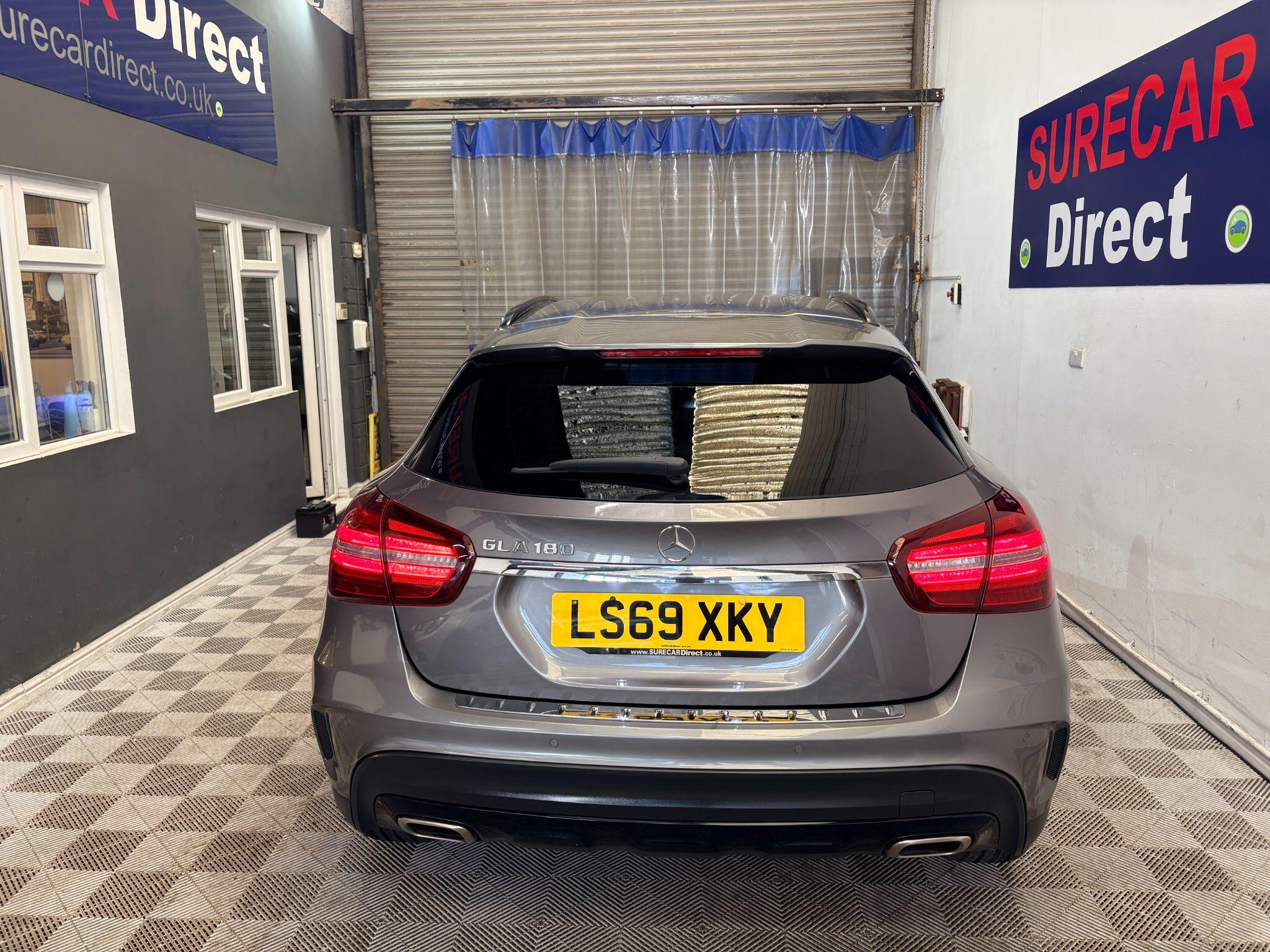 Mercedes-Benz Gla view 25