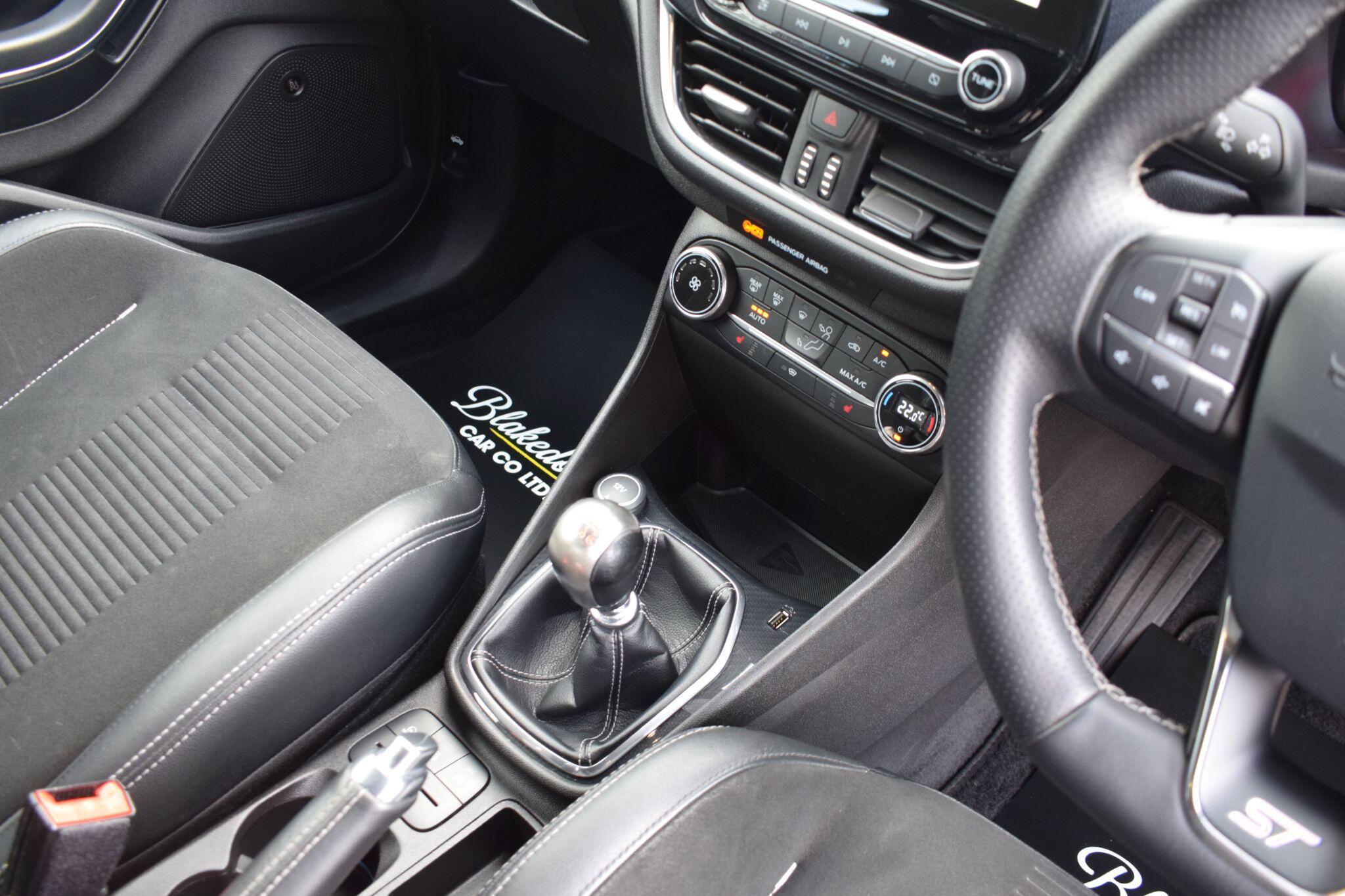 Ford Fiesta view 8