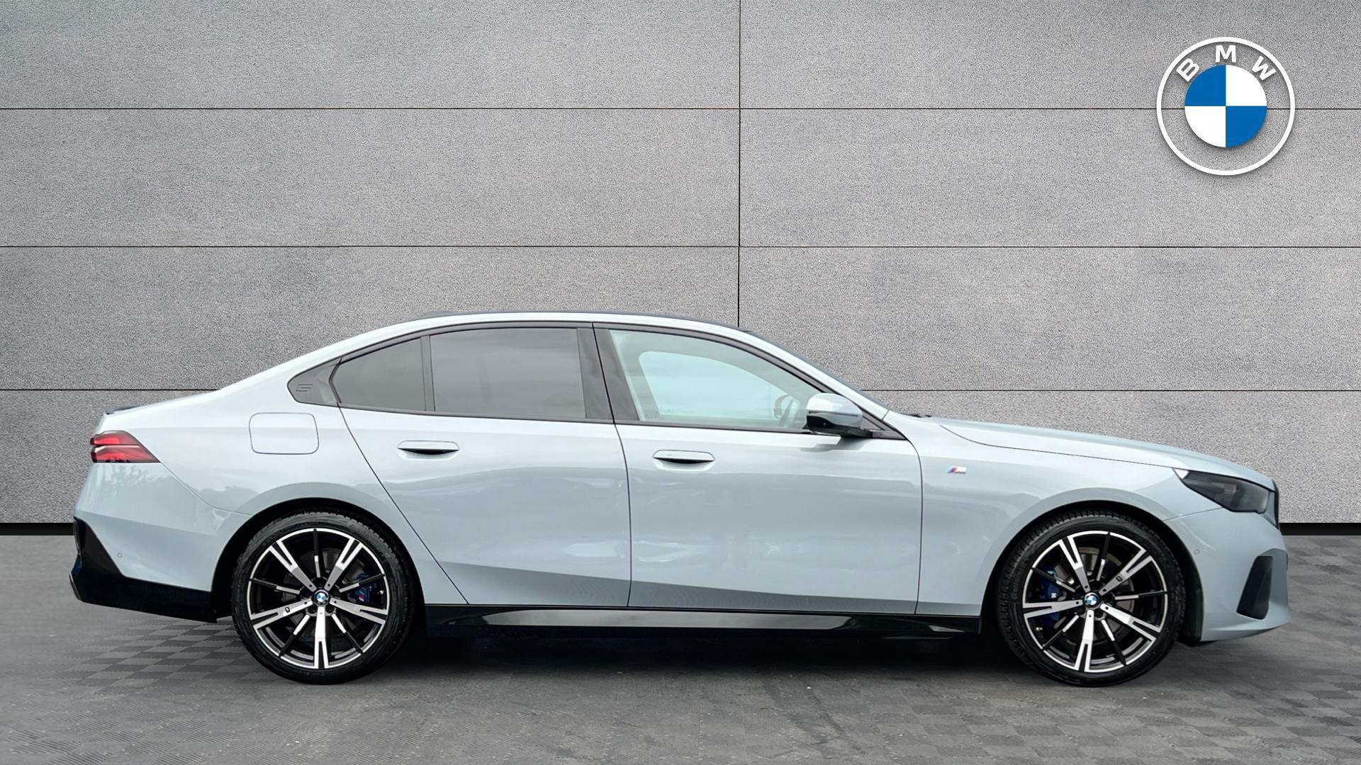 BMW 5 Series view 3