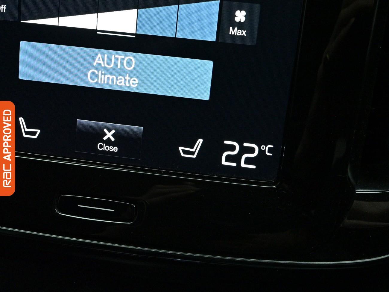 Volvo XC40 view 21