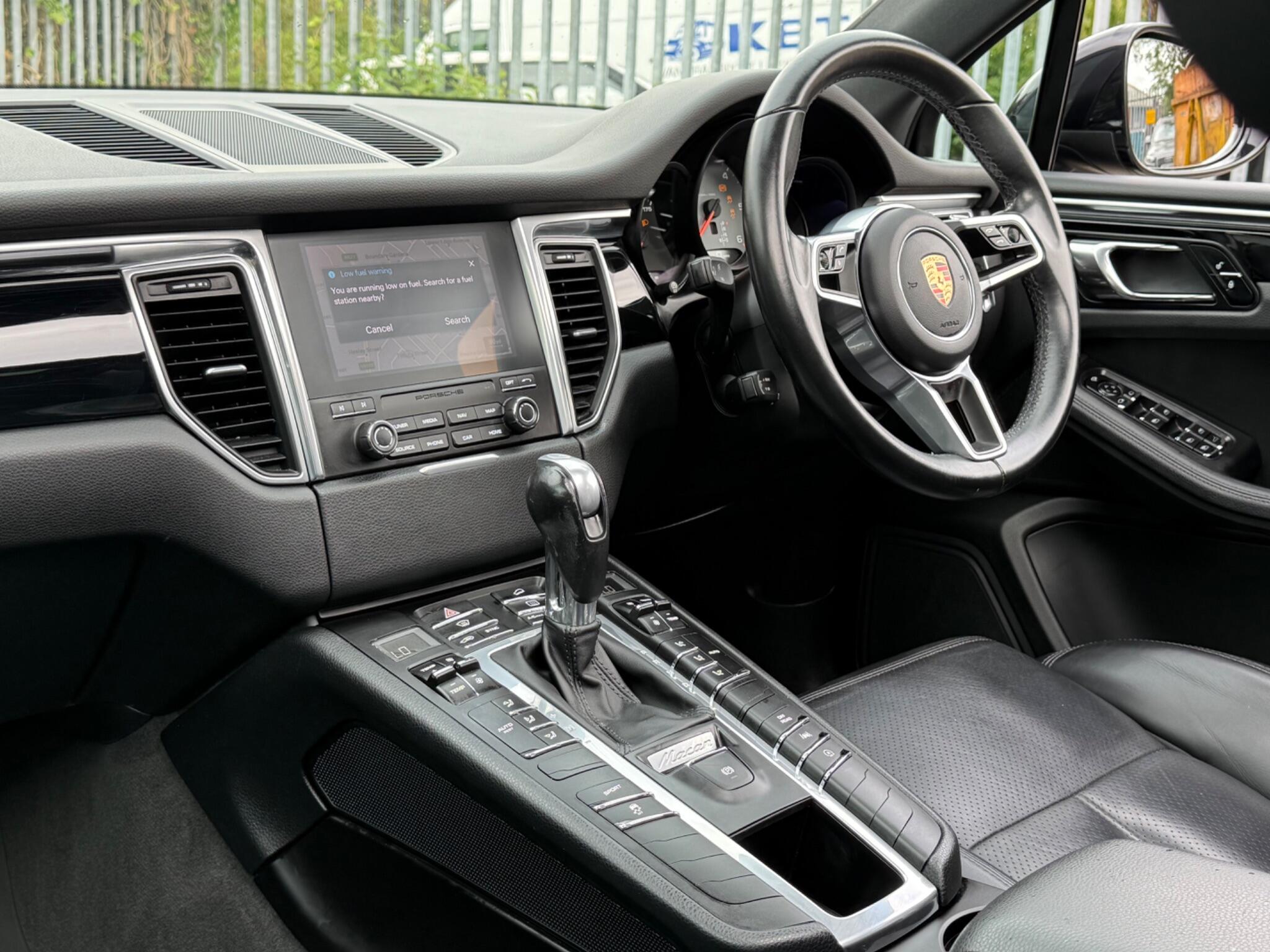 Porsche Macan view 9