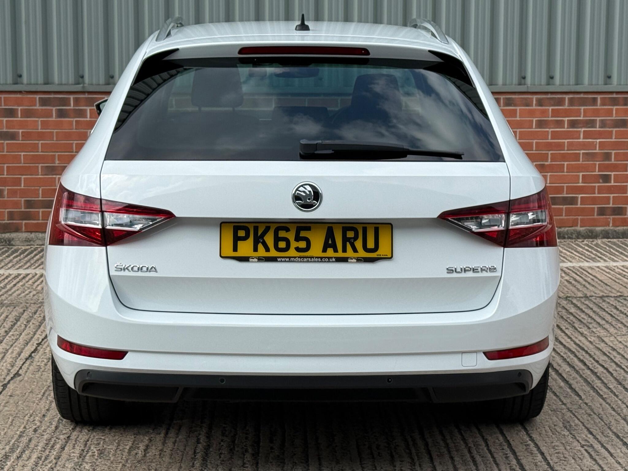 Skoda Superb view 16