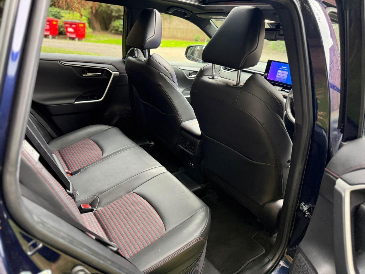 Toyota Rav4 view 15
