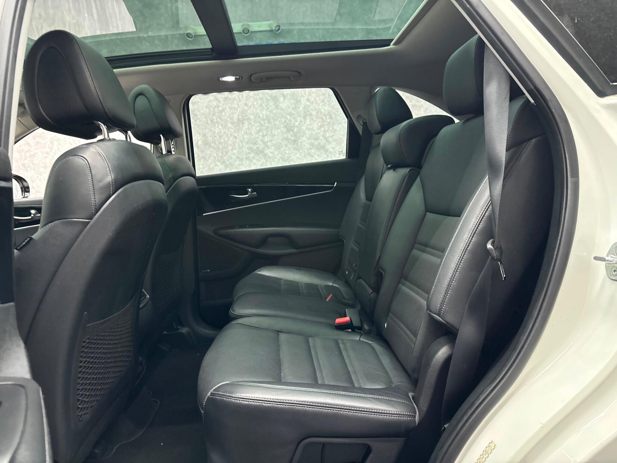Kia Sorento view 6