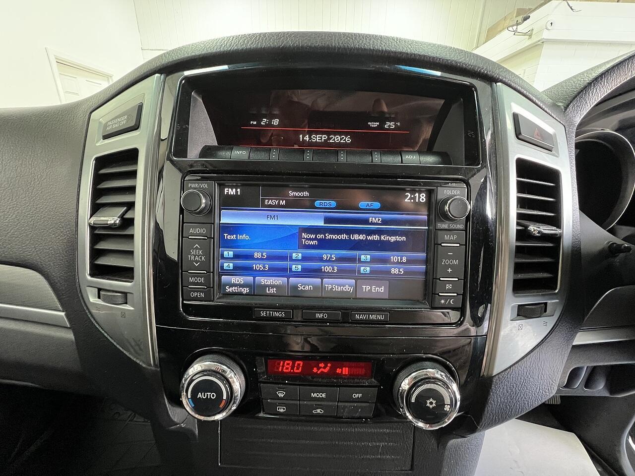 Mitsubishi Shogun view 10