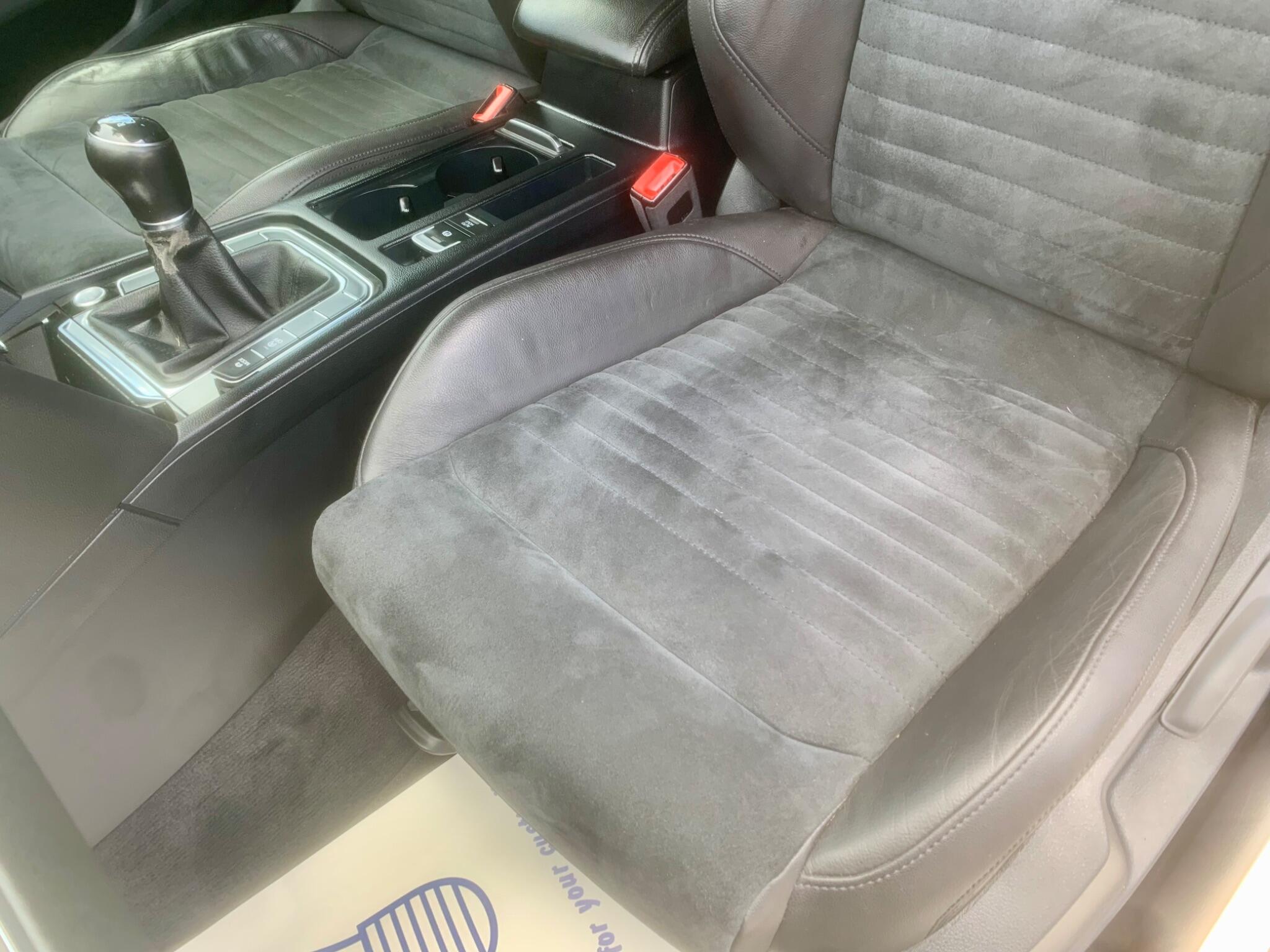 Volkswagen Passat view 26