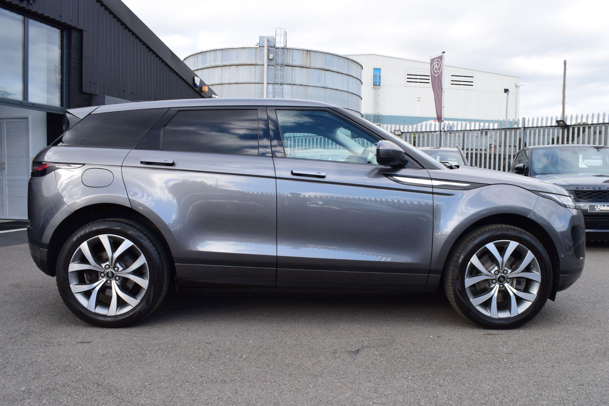 Land Rover Range Rover Evoque view 3
