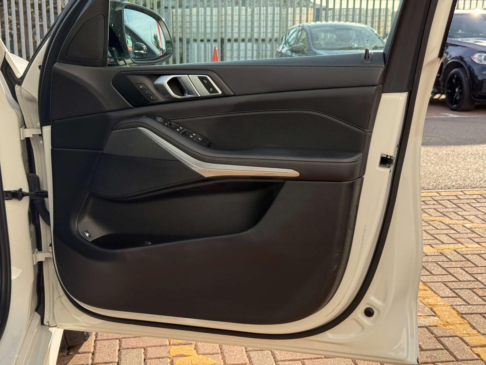 BMW X5 view 17