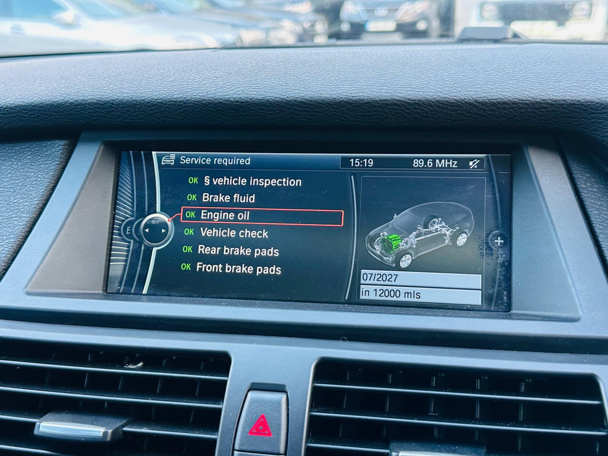 BMW X6 view 39