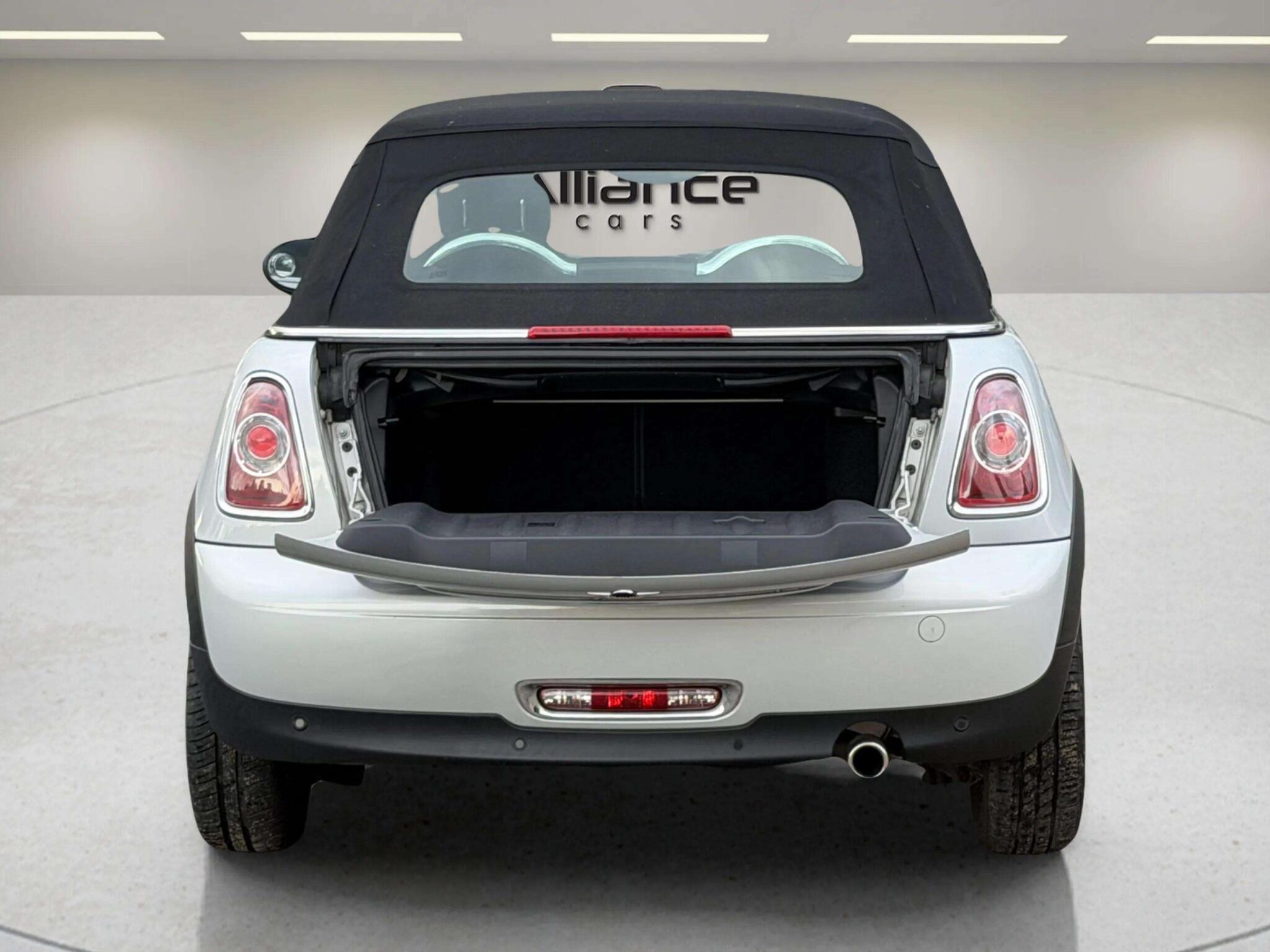 Mini Convertible view 63