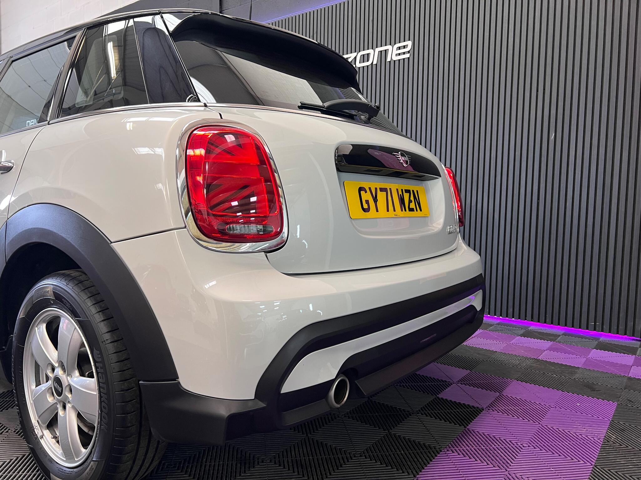 Mini Hatch view 3