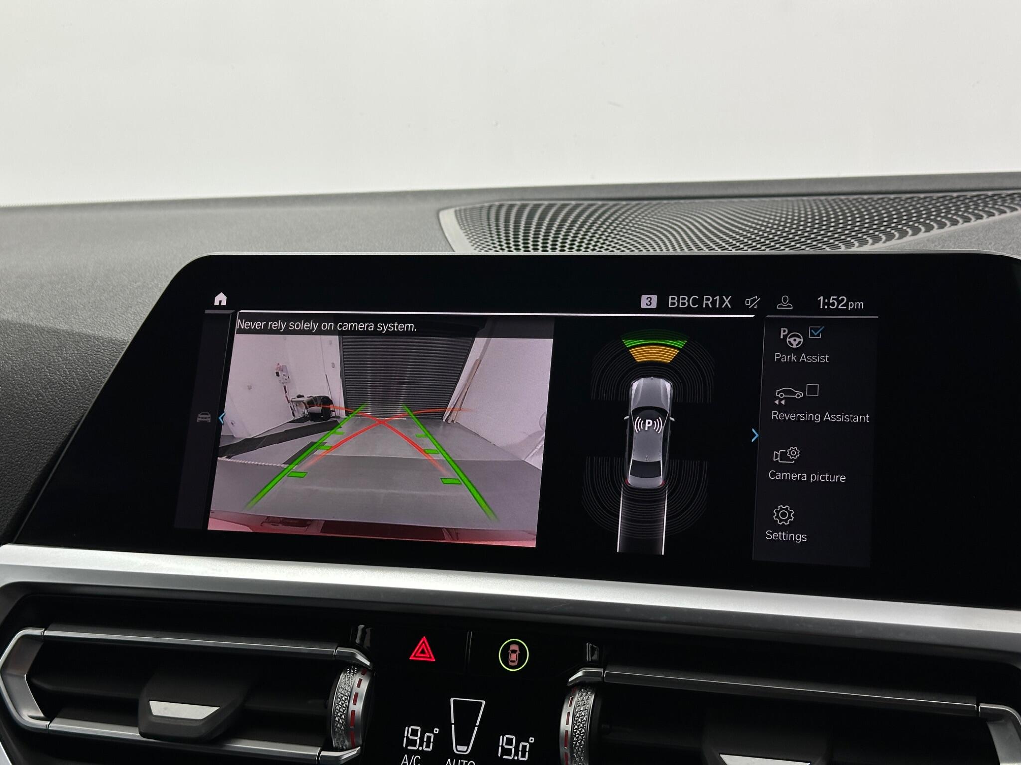 BMW 3 Series view 25