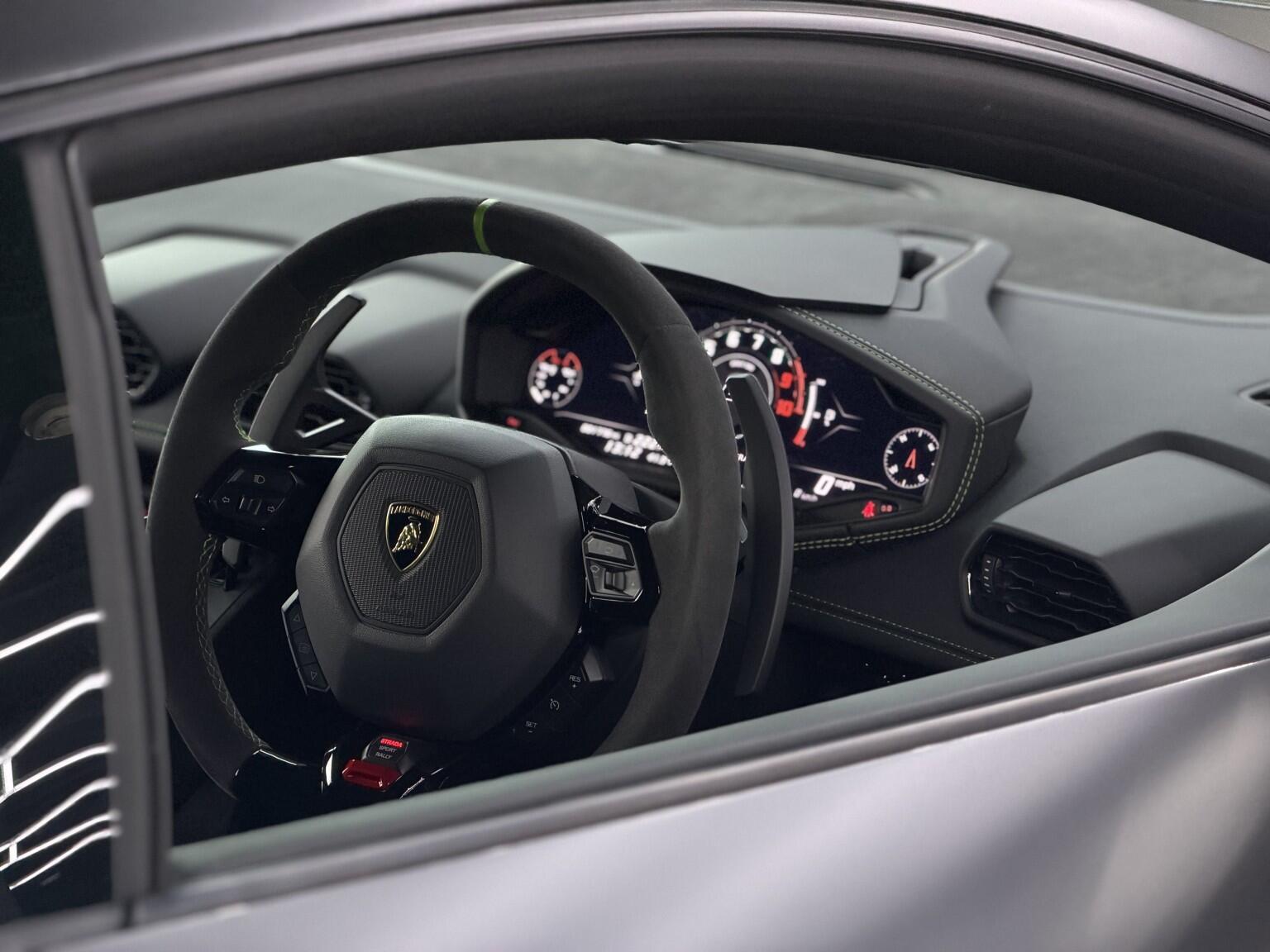 Lamborghini Huracan view 54