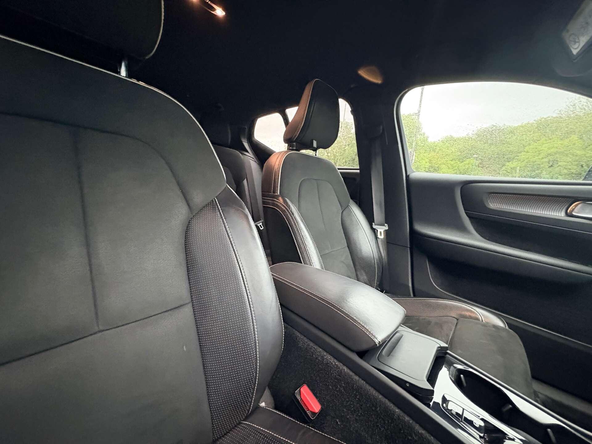 Volvo XC40 view 23