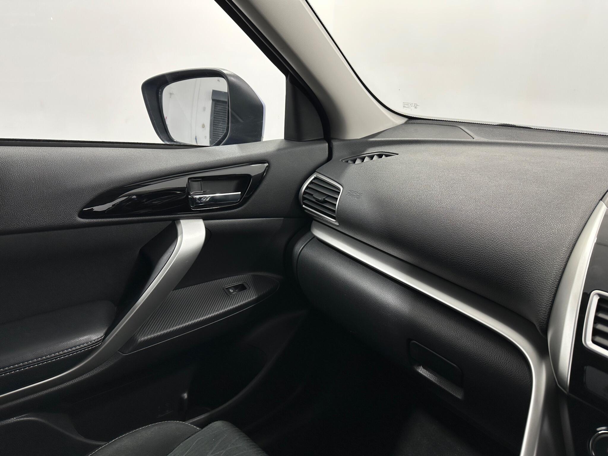 Mitsubishi Eclipse Cross view 27