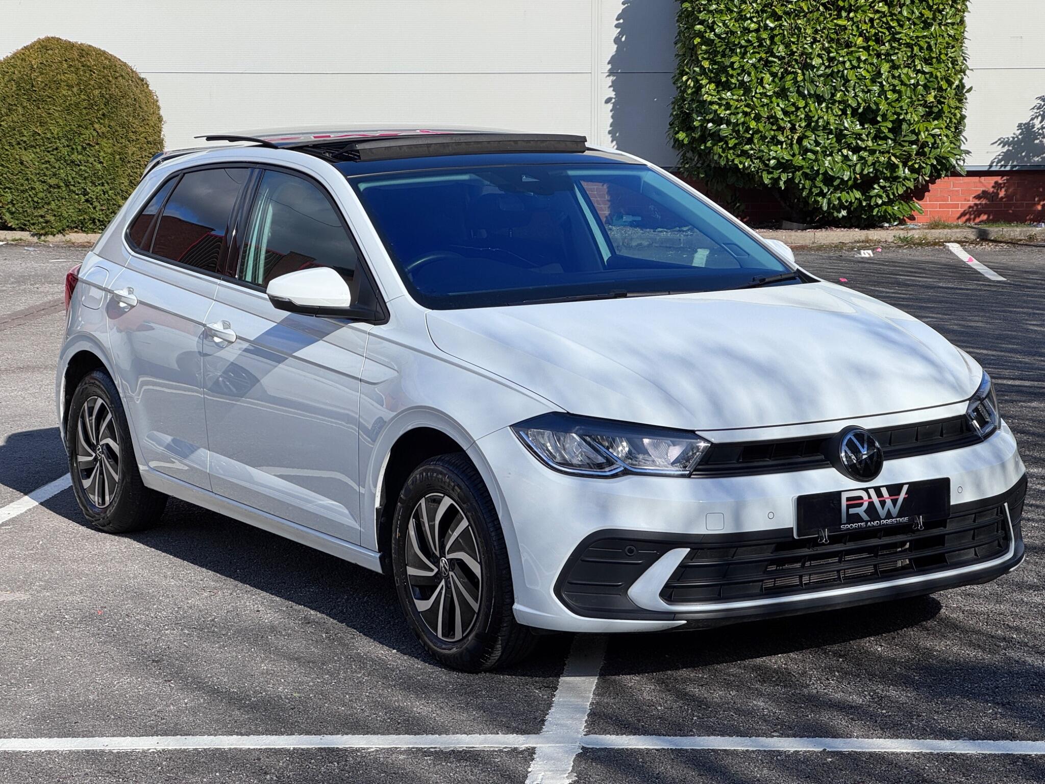 Volkswagen Polo view 2